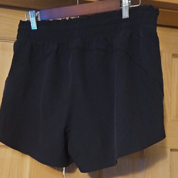 Under Armour Women's Athletic Black Shorts - Picture 5 of 8